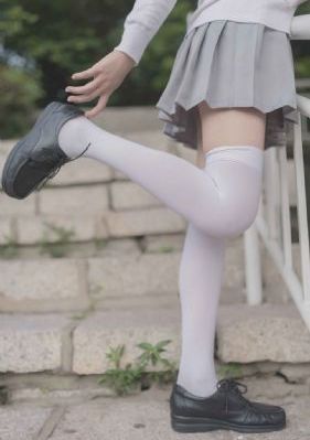 欧美沙滩祼女露比图_BD英语神马在线观看