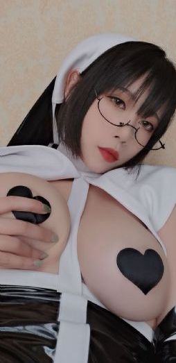 欧美精品穿搭_迅雷极速版下载