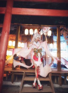 我的女朋友和我三个妹妹们_720手机在线看